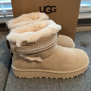 UGG® Classic Ultra Mini Alpsey Boot (Women) 10M
